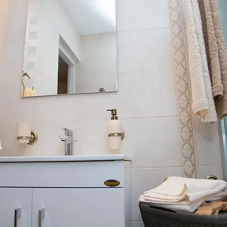 Skapas Street Apartment *